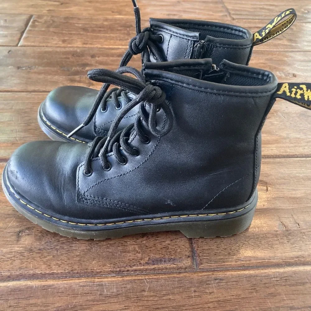 Dr. Doc Martens 1460 J  Black Smooth Leather Boots Big Kid Sz 3 Chunky Combat